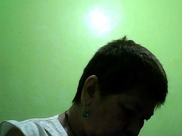 Ringhäälingupildid HornyGranny