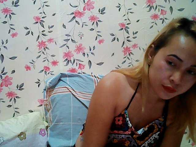 Welcome to my chat room! Feel free to say hi 😊