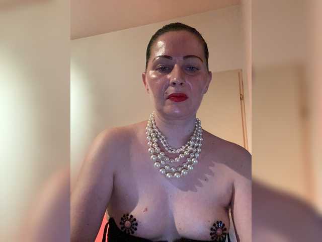Fotod hotlady45 Private Show!! Lick your lips - 20 Tokens Make me horny - 40 Tokens Massages the breasts - 60 Tokens Blow the dildo - 80 Tokens Massage nipples with a dildo - 65 Tokens