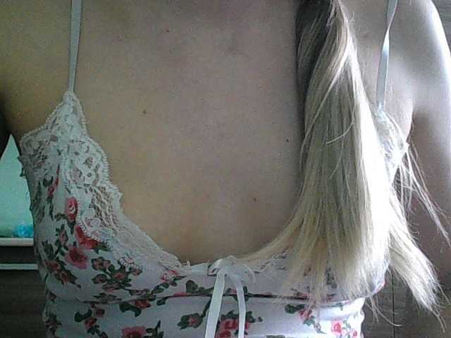 Ringhäälingupildid Hot-stuff-4u