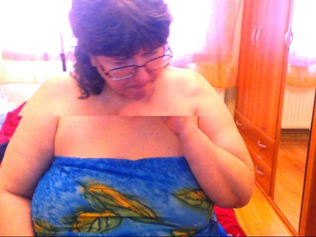 Ringhäälingupildid HugeTitsXXX