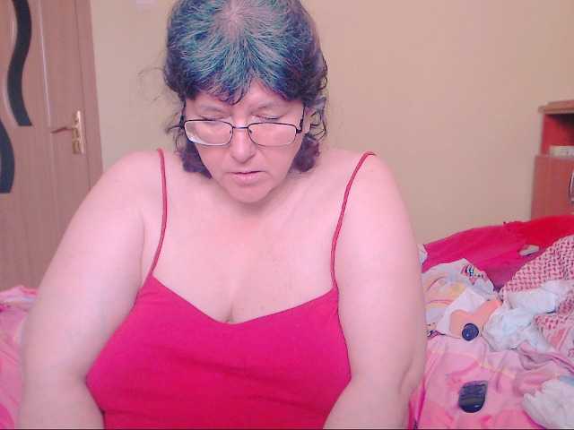 Ringhäälingupildid HugeTitsXXX