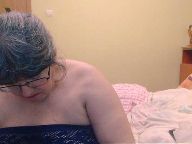 Ringhäälingupildid HugeTitsXXX