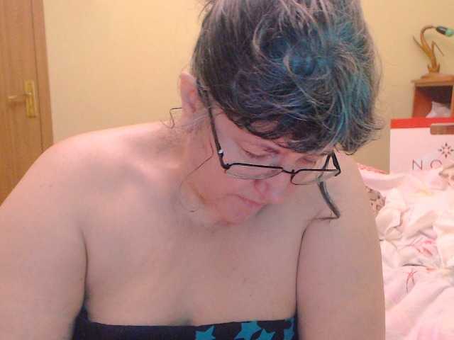 Ringhäälingupildid HugeTitsXXX