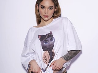 Erootiline videovestlus IamToxicRoxy