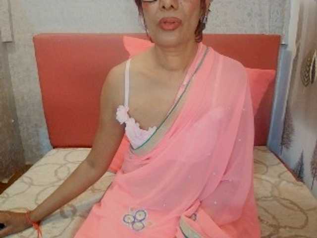 Ringhäälingupildid Indianmilf4u
