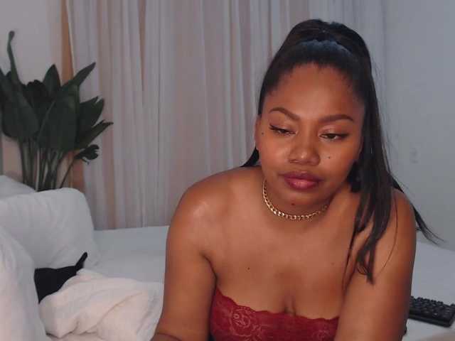 Fotod mulatta777 "❤️Hello, honey! I am mulatto❤️ Lovense and Domi is Active! My pleasure is in your hands❤️Private is Open!❤️#ebony#bigass#bitches drip back