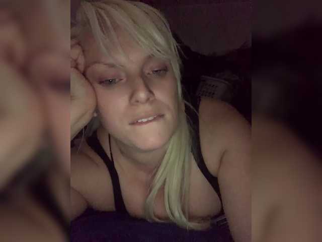 Fotod JadeLynn365 Talk dirty to me make me cum quick