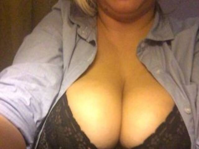 Ringhäälingupildid AnficaLoveX