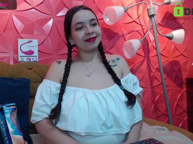 Fotod JennaClancy Welcome to my pleasure room, I hope that today we can make a great explosion of cum together.!!!!