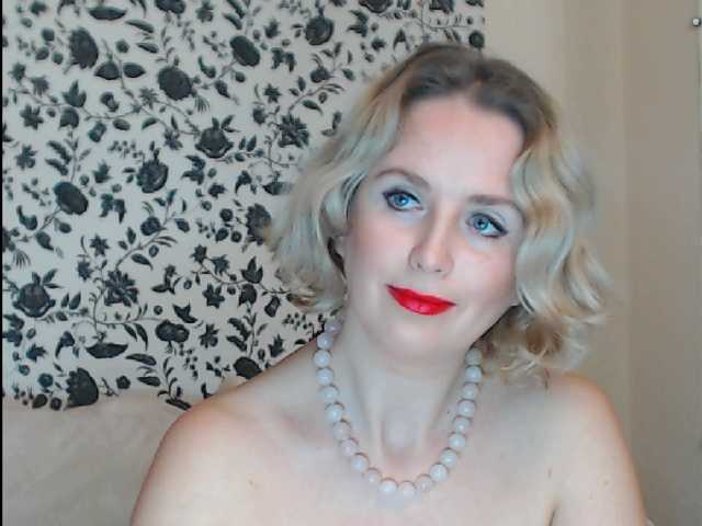 Fotod JosephineG 100 tokens to remove the panties, 250 tokens to mastubate, 750 tokens to have orgasm, various positions 250 to do strip dance