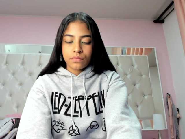 Ringhäälingupildid julia-rose