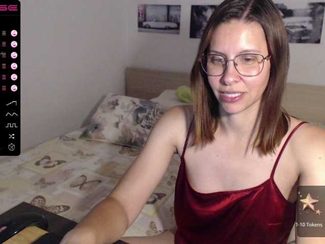 Fotod JustMeXY7 LOVENSE ON, tits -100 toks, pussy -150 toks, naked and play -400 toks. Join me! :*