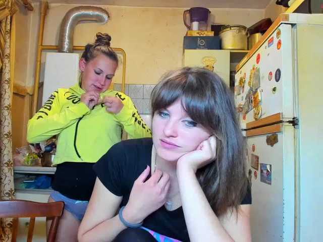 Ringhäälingupildid SEX-THREESOME