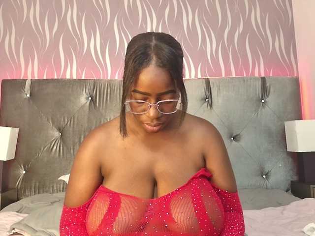 Fotod KayaBrown ⭐I want to be a very playful girl today!⭐ ⭐GOAL: Squirt Time⭐ @remain