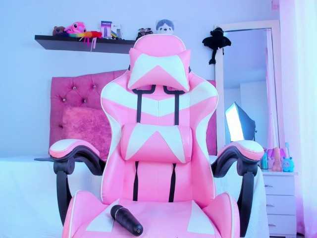 Ringhäälingupildid KeidyWilliams