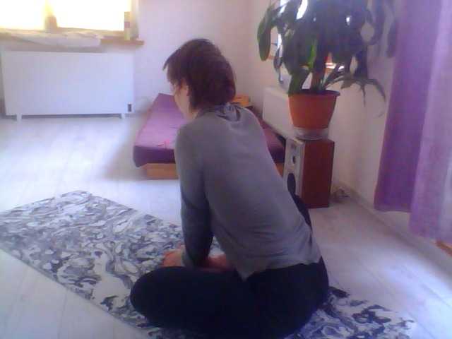 Fotod KellyKapowska i will answer u all guys after practice yoga