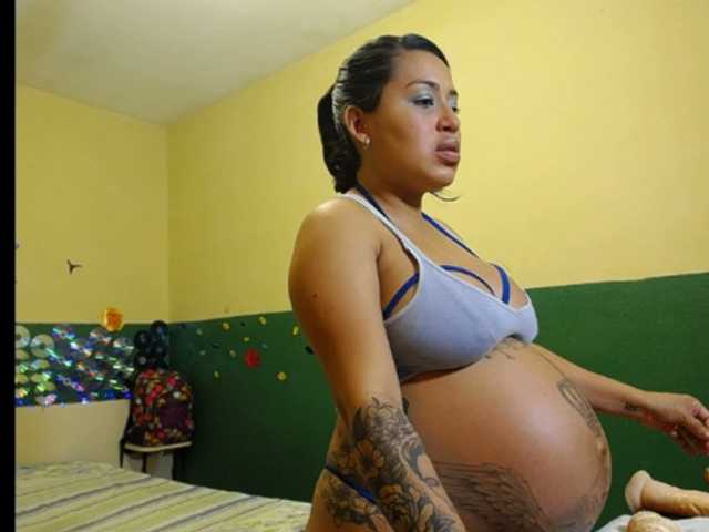 Fotod kellylatinhot pregnancy