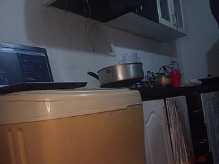 Erootiline videovestlus Kingofqueen23