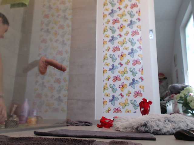 Ringhäälingupildid KinkyMoni