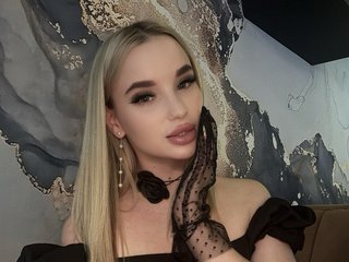 Erootiline videovestlus KiraKrox