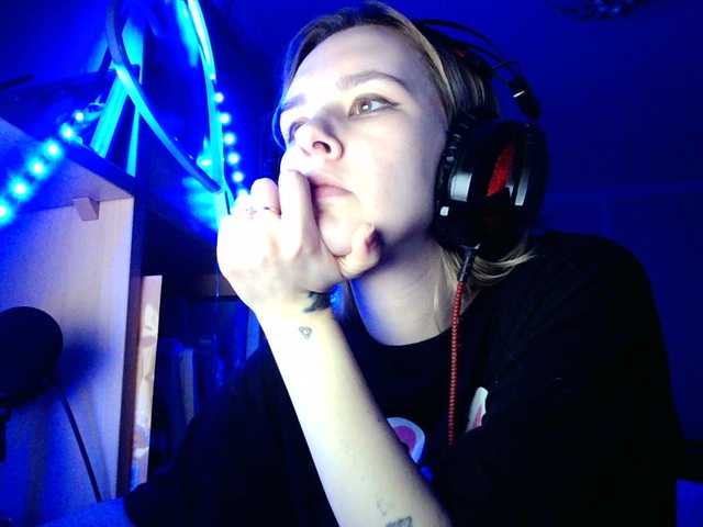 Ringhäälingupildid KISS_DICKS