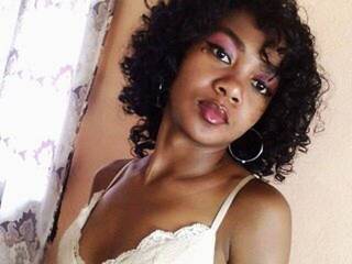 Erootiline videovestlus kitty-bombe