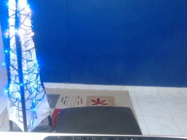 Ringhäälingupildid Kitty-Diamond