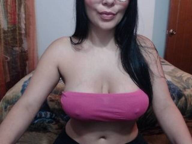 Ringhäälingupildid Kitty-Diamond