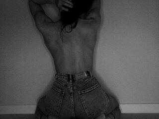 Erootiline videovestlus L-o-l-ita