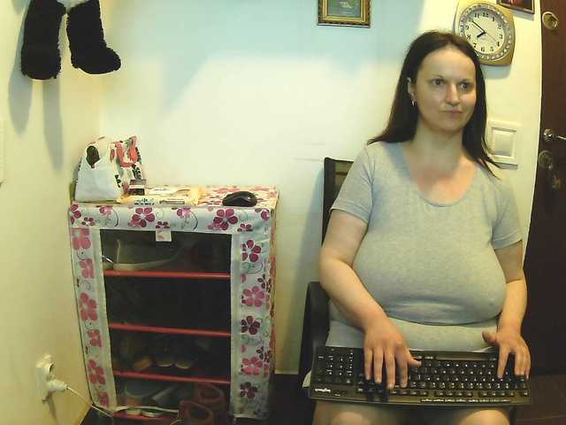Fotod LadyAlma Love to play with my boobs,make my pussy cum and make anal!