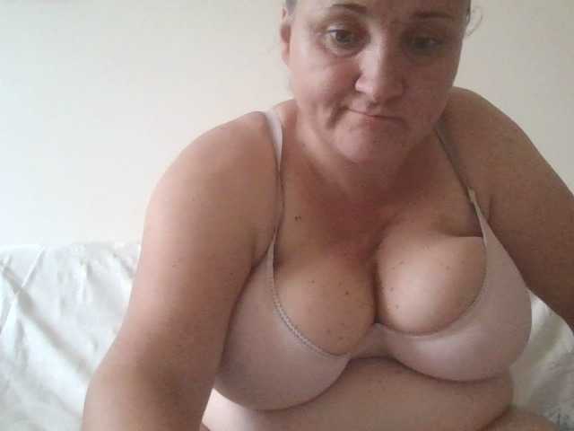 Fotod LaraXXX33 Today my bigg boobs are just 10 tok -if u want see more i have menu