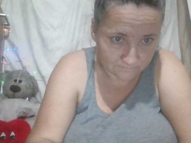 Fotod LaraXXX33 Hello Today my bigg boobs are just 10 tok if u want see more I have menu try it!!