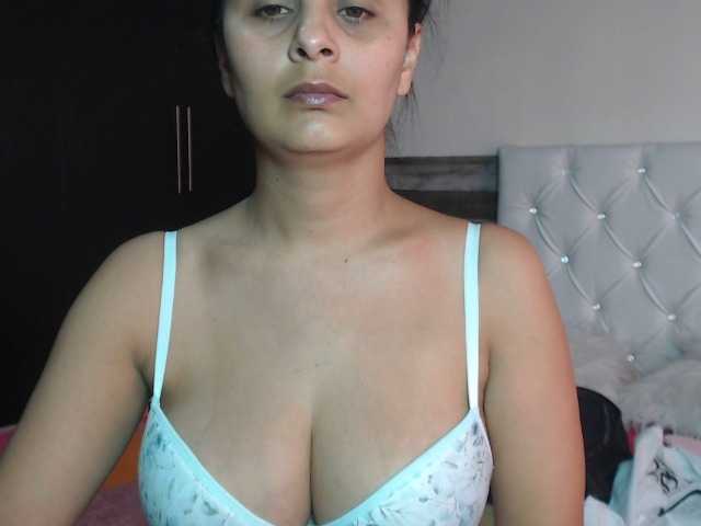 Fotod laurenlove4u Lovense Lush on - Interactive Toy that vibrates with your Tips #lovense #natural #tits #latina #cum
