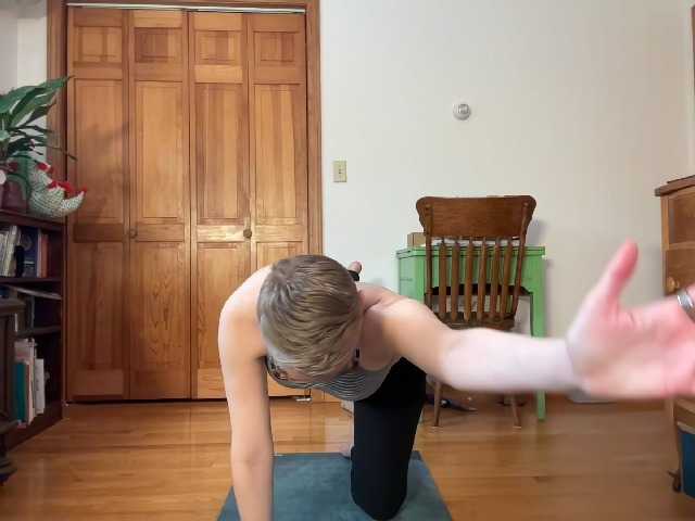 Fotod LeahWilde Yoga time!- keep in mind lurkers will be banned, if you can't tip you can't stay