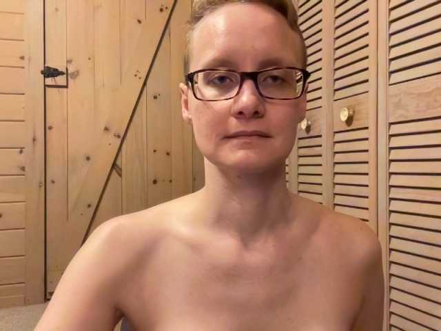 Fotod LeahWilde Topless yoga time!- keep in mind lurkers will be banned, if you can't tip you can't stay