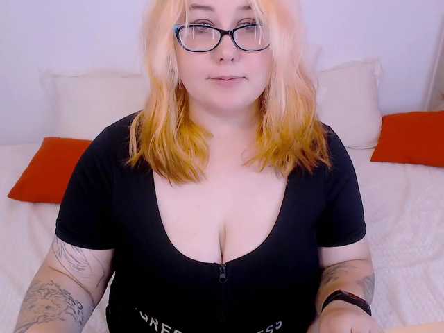 Ringhäälingupildid LinaMoore