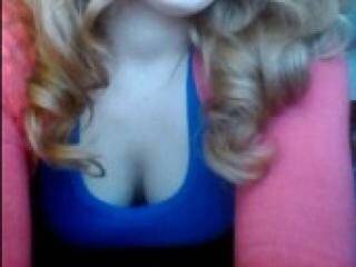 Erootiline videovestlus lilamanilla