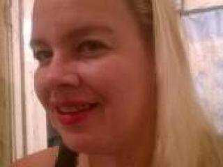 Erootiline videovestlus liloukiss