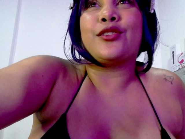 Fotod lipsy-cute Explode my pussy with my lush #latina #curvy #bigass #cum #domi