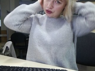 Fotod Lola-Hola I am in office, working as a secretary! The director is nearby! Ass in jeans 10, bra 40, nipples 80, boobs 100, bra off 120300 токенов что-бы показать шоу, 300 токенов уже собрано, осталось 0 токенов