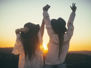 Erootiline videovestlus LoNikTwins