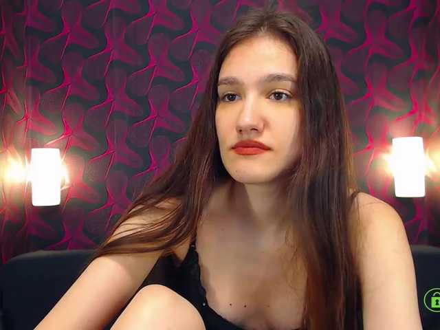 Fotod LovelyLILYA Hey! I'm new here! Let's get the party started! #new #domi #lovense #oil #naked #feet