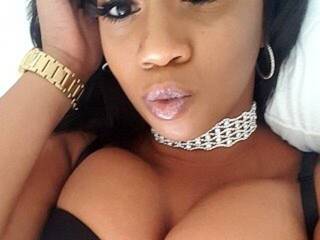 Erootiline videovestlus LovelyMiaB