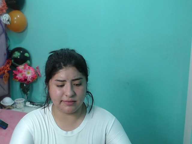 Ringhäälingupildid LuccyHot