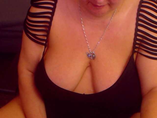 Fotod MadameLeona My deepest weakness is wetness #Lush...#mature #bigboobs #bigass #lush #bbw .. i will show for nice tips !50for tits, 80pussy, 25 feet, 30belly ,45ass, 10 pm,,400naked&play&squirt,c2c 5 mins 40tips,