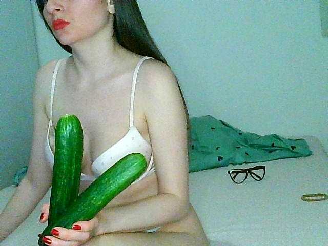 Fotod MagalitaAx go pvt ! i not like free chat!!! all for u in show!! cucumbers will play too