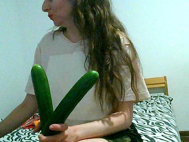 Fotod MagalitaAx go pvt ! i not like free chat!!! all for u in show!! cucumbers will play too