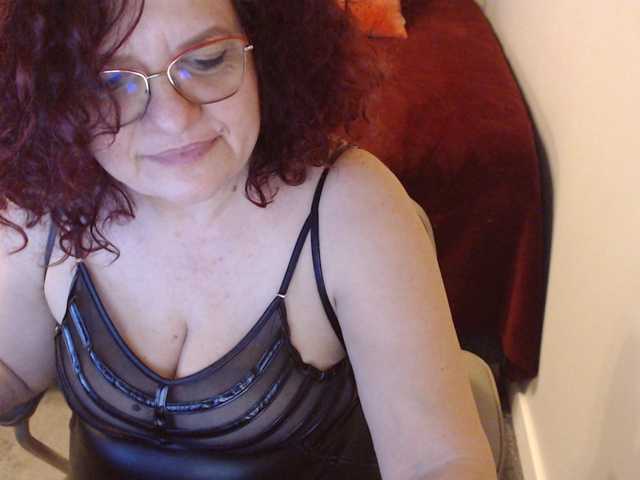 Fotod maggiemilff68 #mistress #mommy #roleplay #squirt #cei #joi #sph - every flash 50 tok - masturbate and multisquirt 450- one tip