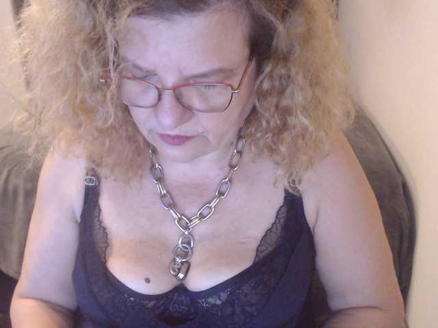 Fotod maggiemilff68 #mistress #mommy #roleplay #squirt #cei #joi #sph - every flash 50 tok - masturbate and multisquirt 450- one tip